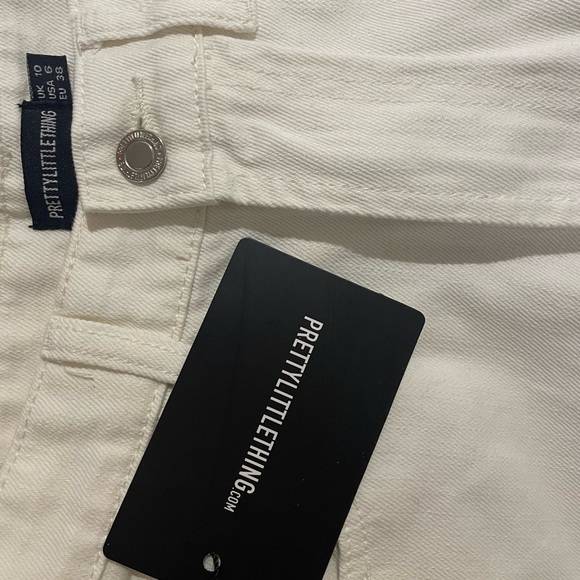 Pretty Little Thing White Cargo Distressed Baggy Jeans - US Size 6 - Picture 3 of 4